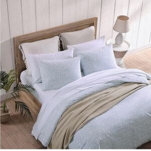 Tommy Bahama Blue and White Elegant Duvet Cover